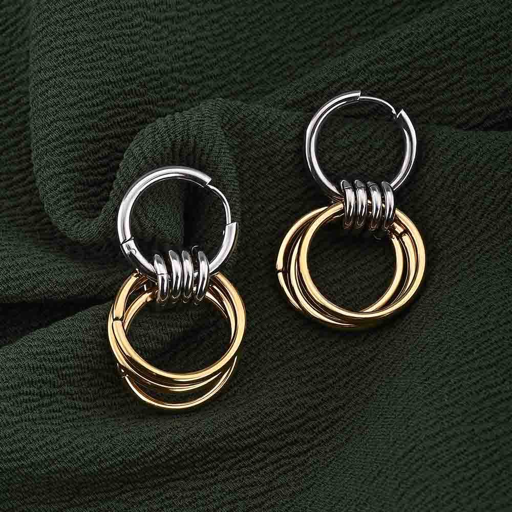 Interlocking Hoop Earrings : PMW04ER013