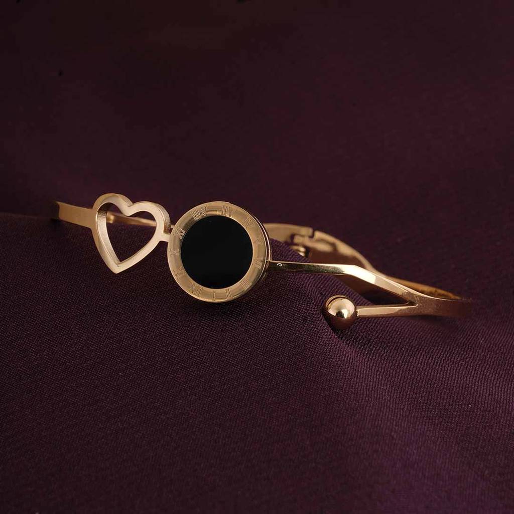 Heart And Black Onyx Bangle Bracelet For Women : PMWSSBR144-G