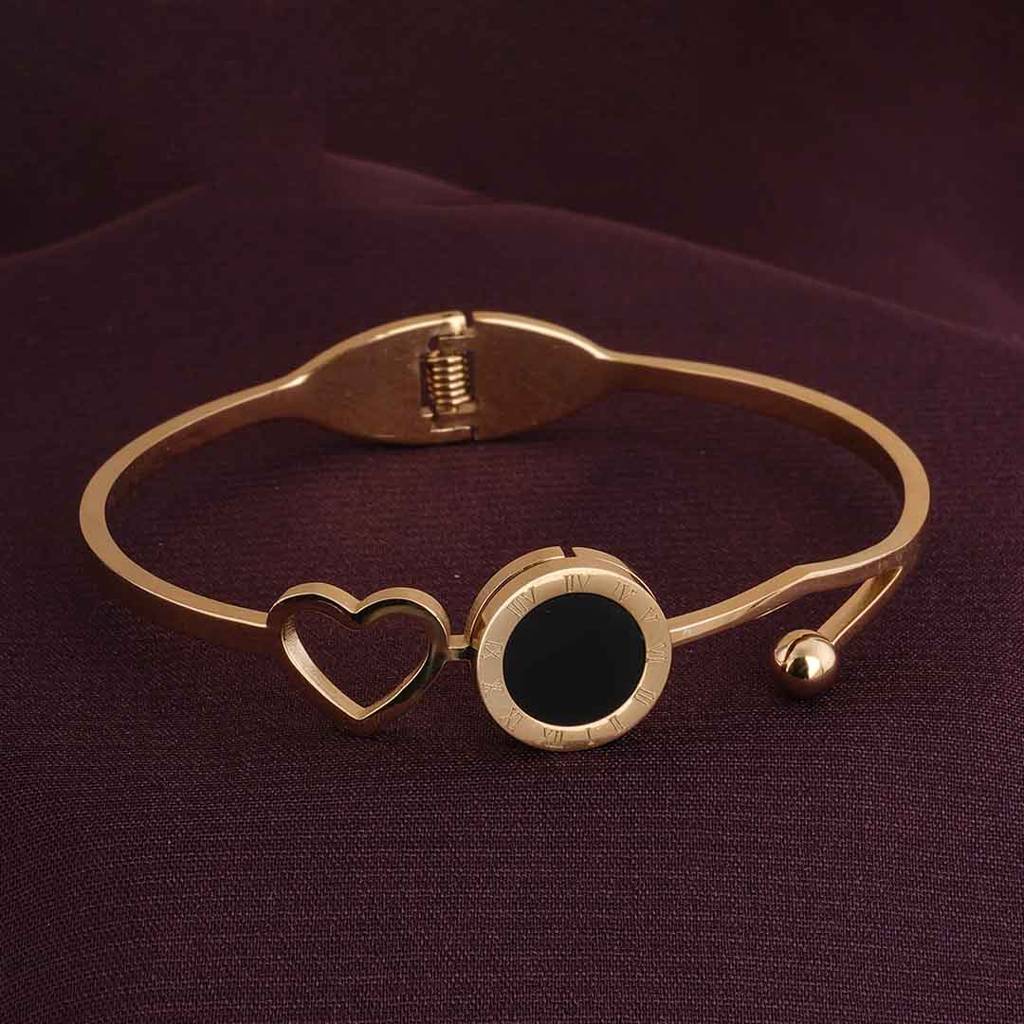 Heart And Black Onyx Bangle Bracelet For Women : PMWSSBR144-G