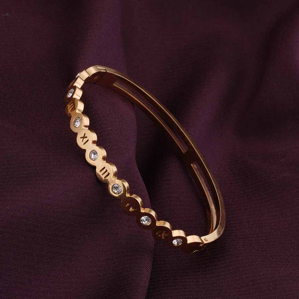 Diamonds Golden Bangle Bracelet For Women : PMWSSBR149-G