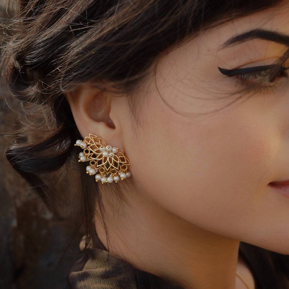 Lotus Mist Studs : WLE02