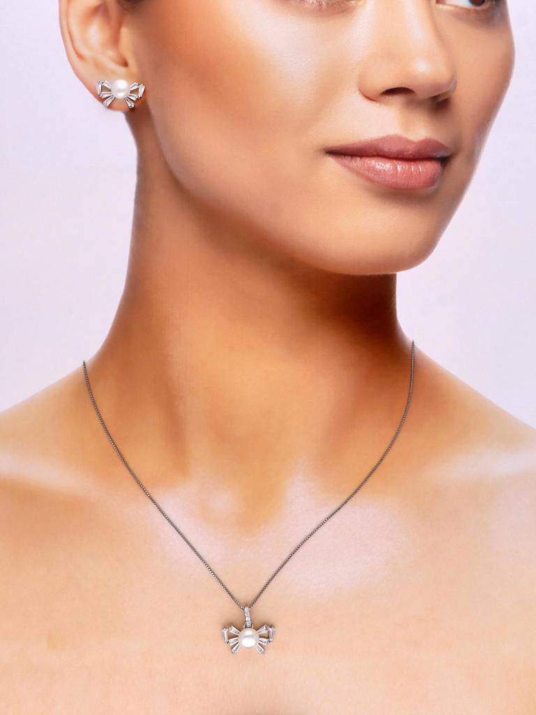Sterling Minimalistic Pearls Pendant With Chain & Earrings Set : PSCP143-S-NA