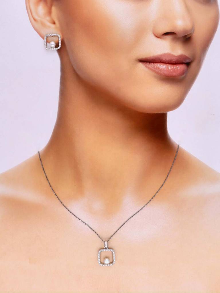 Sterling Enchanting Enclosure Pearl Pendant With Chain & Earrings Set : PSCP70-S-NA