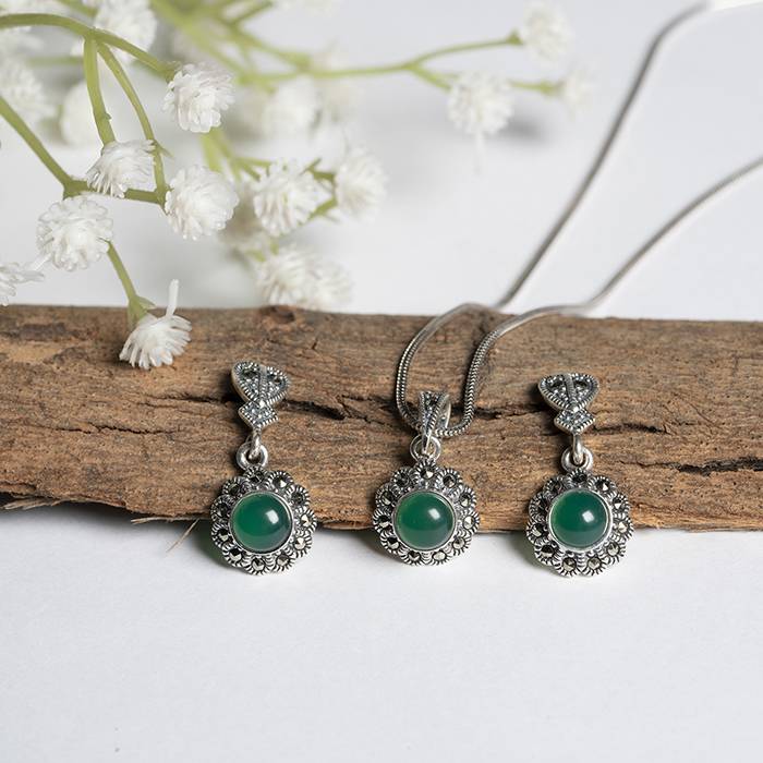 Emerald Blooms Silver Pendant Set : PS46
