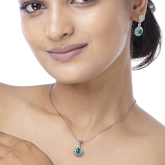 Emerald Blooms Silver Pendant Set : PS46