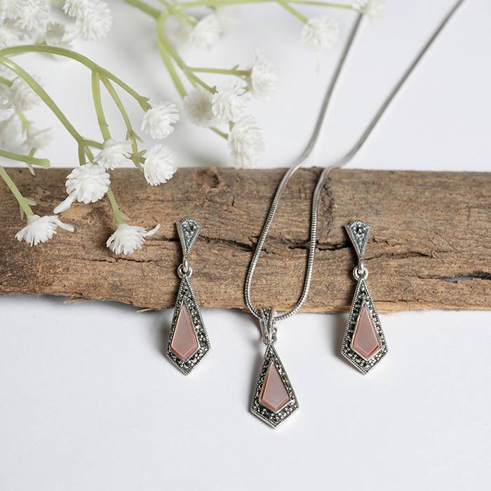 Blushing Kite Elegance Pendant Set : PS48