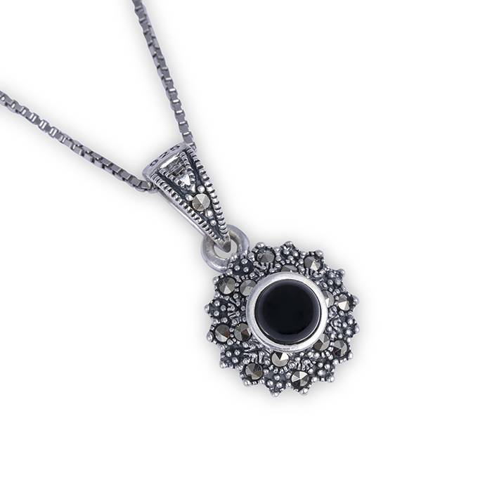 Ornate Eclipse Pendnat Set