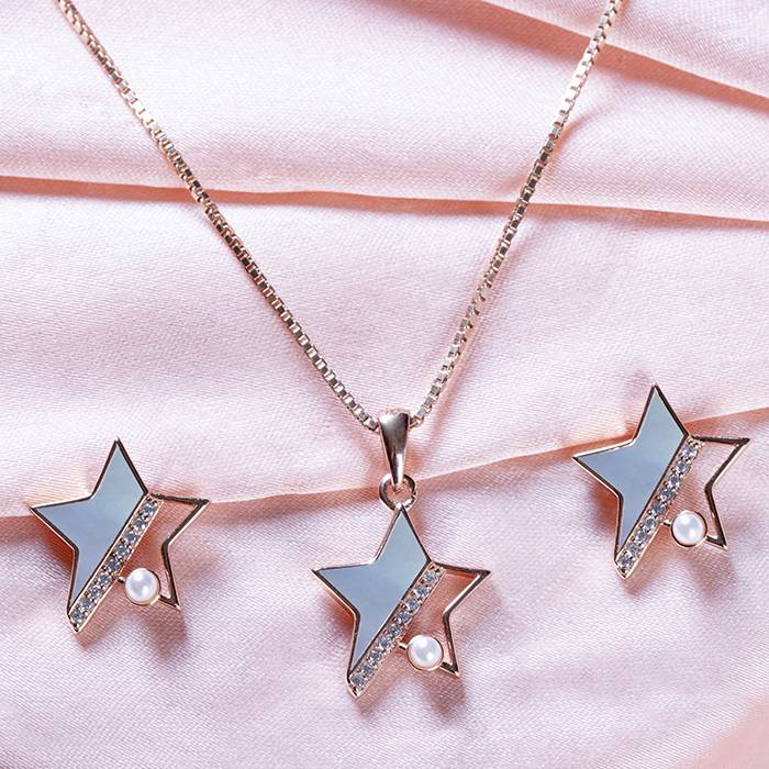 Stella Sparkle Pendant Set