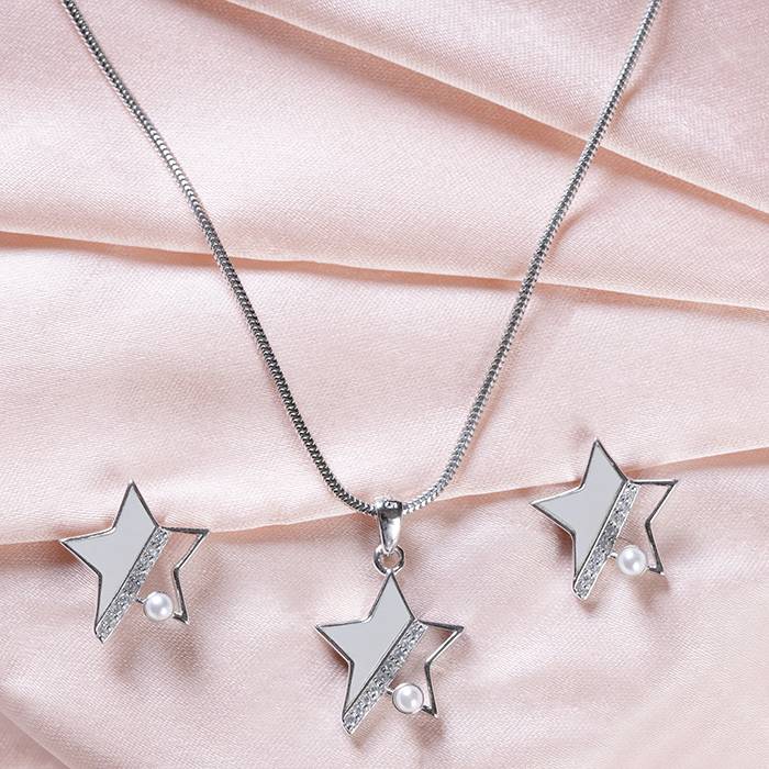 Stella Sparkle Pendant Set