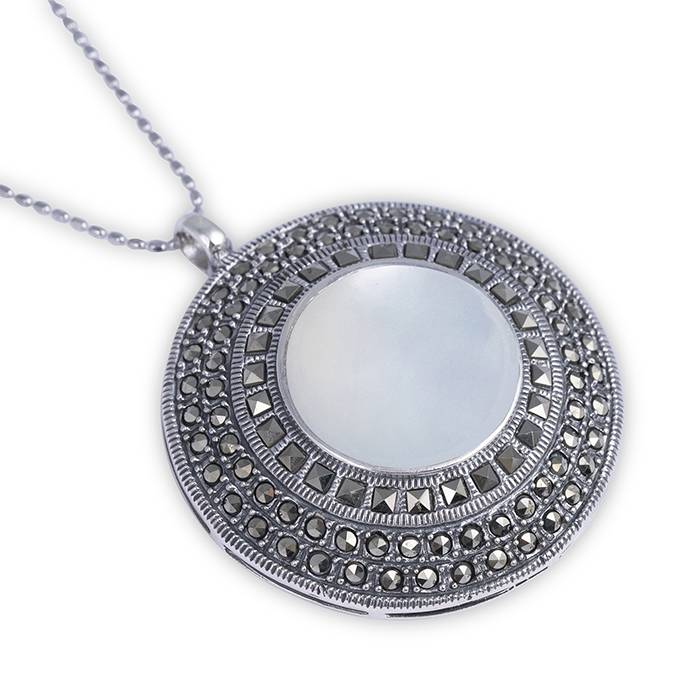 Radiant Orb Elegane Silver Pendant Set