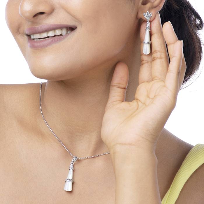 Glitz Dangle Pendant Set