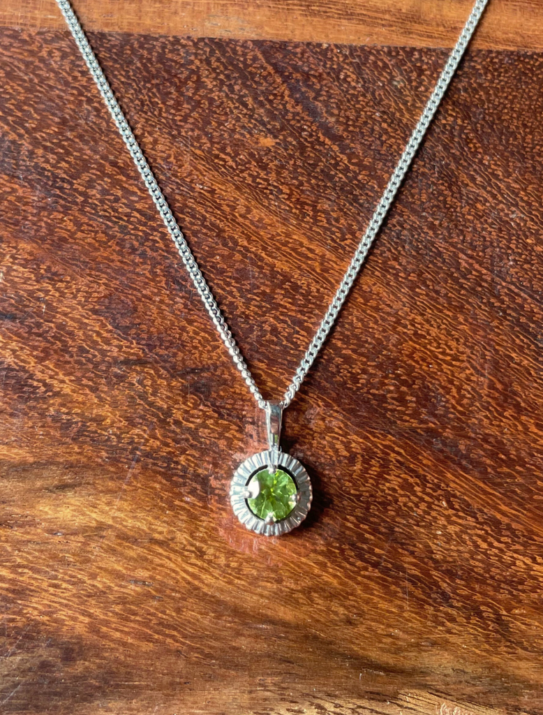 The Pendant Of Friendship - Natural Peridot Pendant : GSP-Per