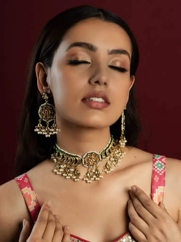 Finely Crafted Pachi Kundan Necklace Set With Earrings : QJV006