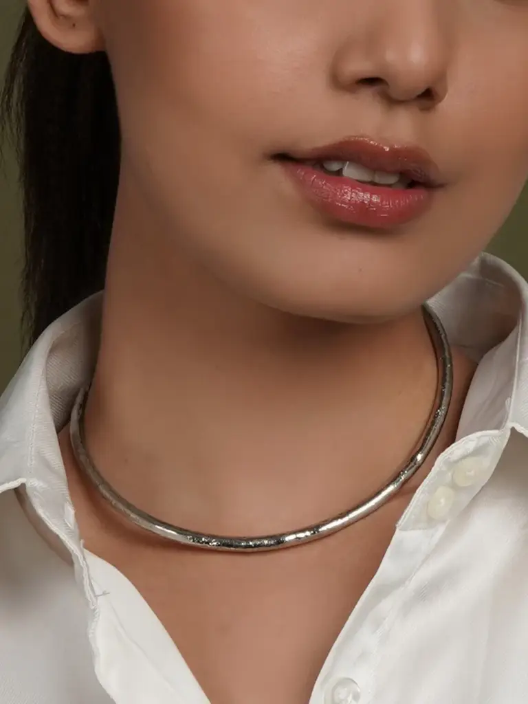 Sleek Silver Plated Neck Hugging Choker Sleek Silver Plated Neck Hugging Choker Eternz