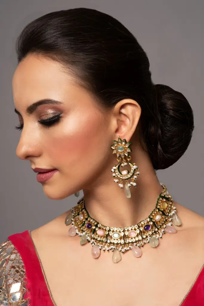 Suhani Navratan Kundan Choker Set With Earrings : QJSEP11