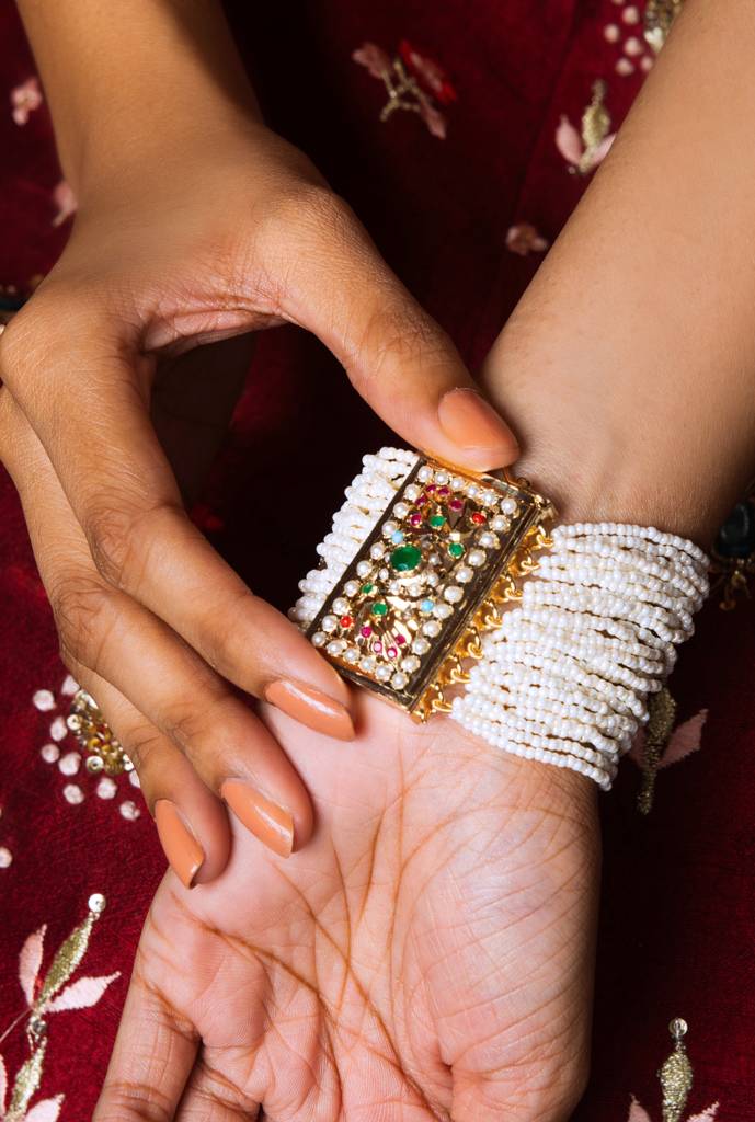 Regal Navratan Jadau Dasti : ASQJ075