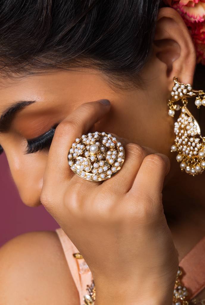 Pearl White Round Adjustable Jadau Ring : ASSQJ023
