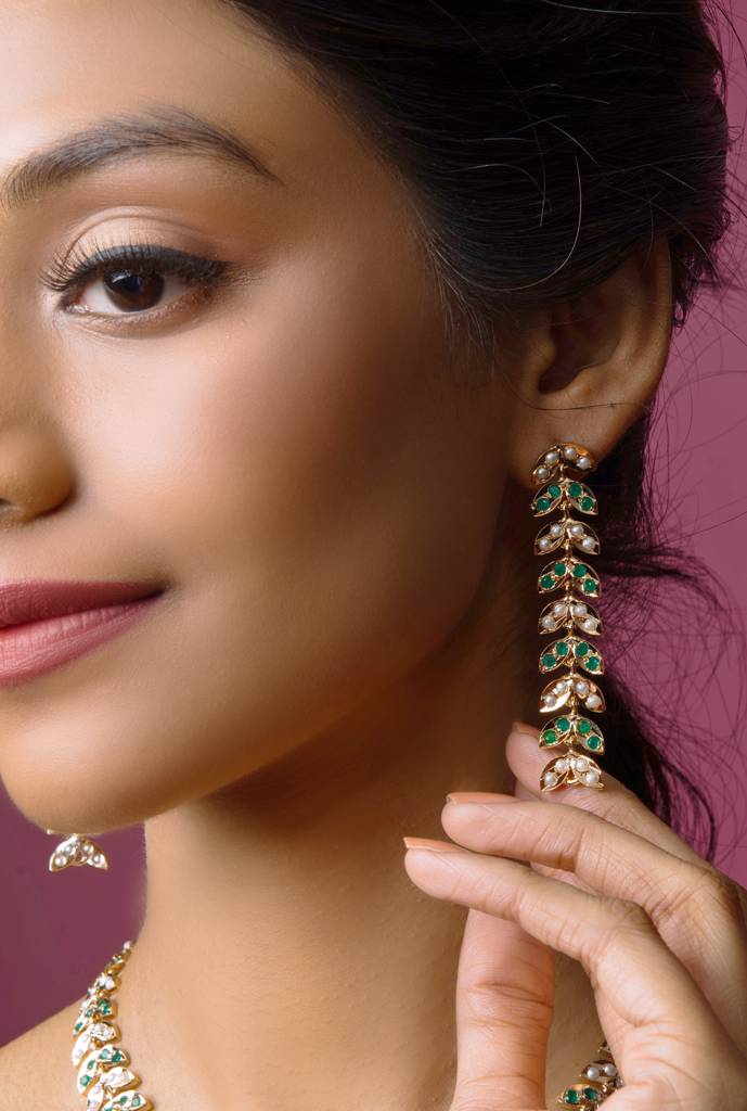 Emerald Tone Jadau Sleek Leaf Choker Set : ASQJ050