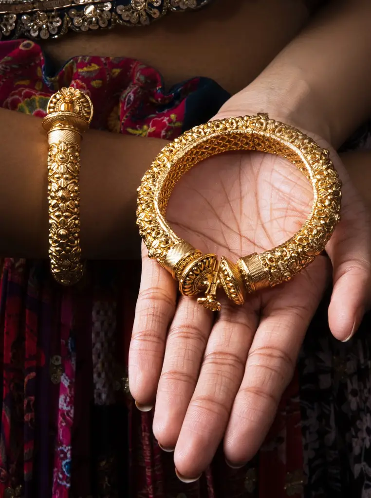 Fida Golden Toned Bangle Pair : PES42175