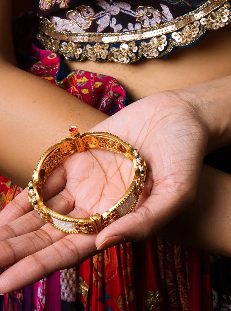 Floral Kundan Moti Bangle Pair : PES42179