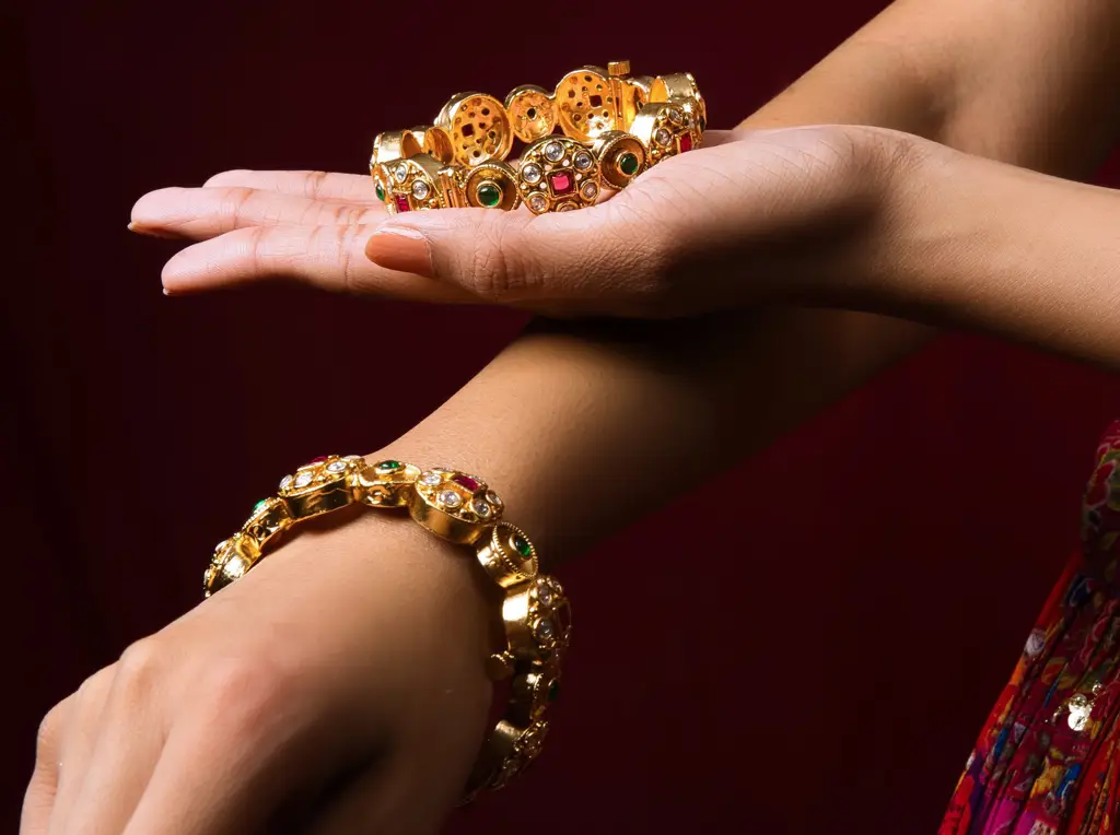 Gold-Plated Temple Bangles Adorned With Semi-Precious Stones : CED32080