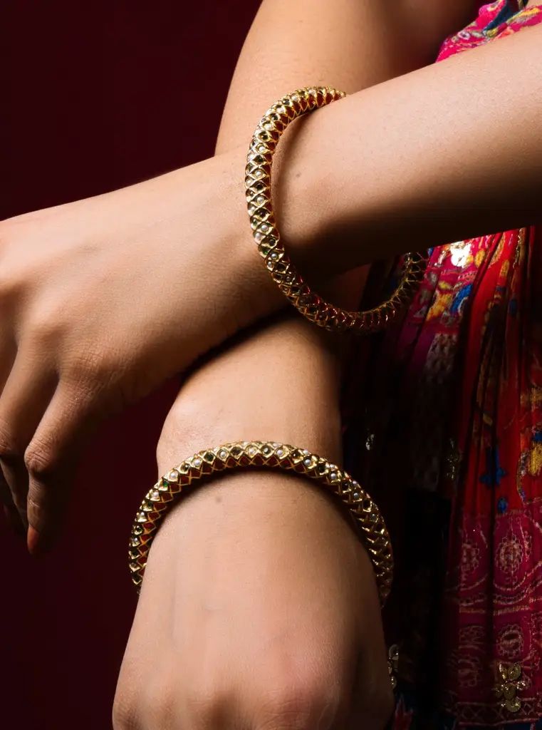 Golden Jadau Sonamoti Bangle Pair : BNG022M