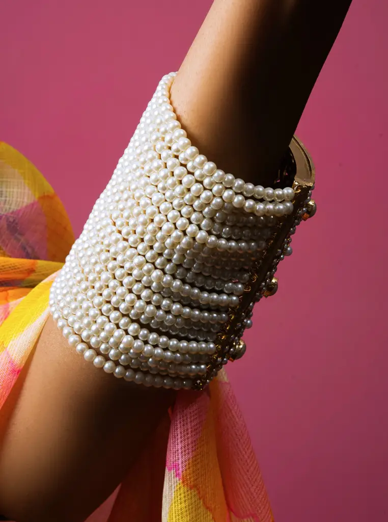 Regal Bridal White Jadau Hand Jewellery : BNG011B