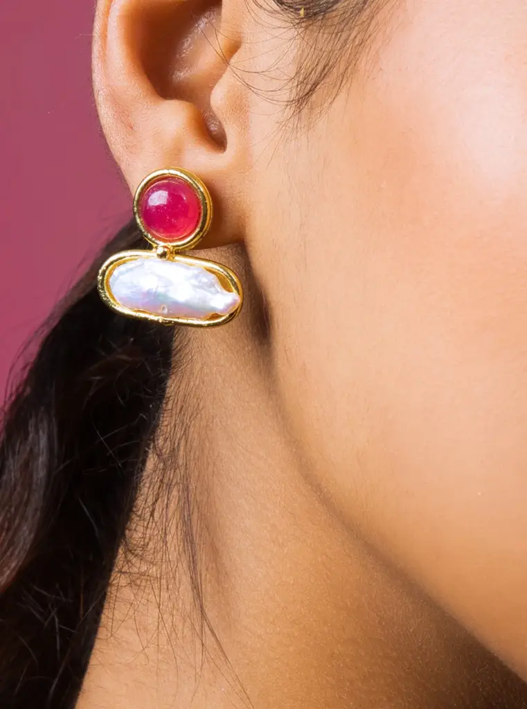 Pink Petal Dainty Studs : SKQJ050