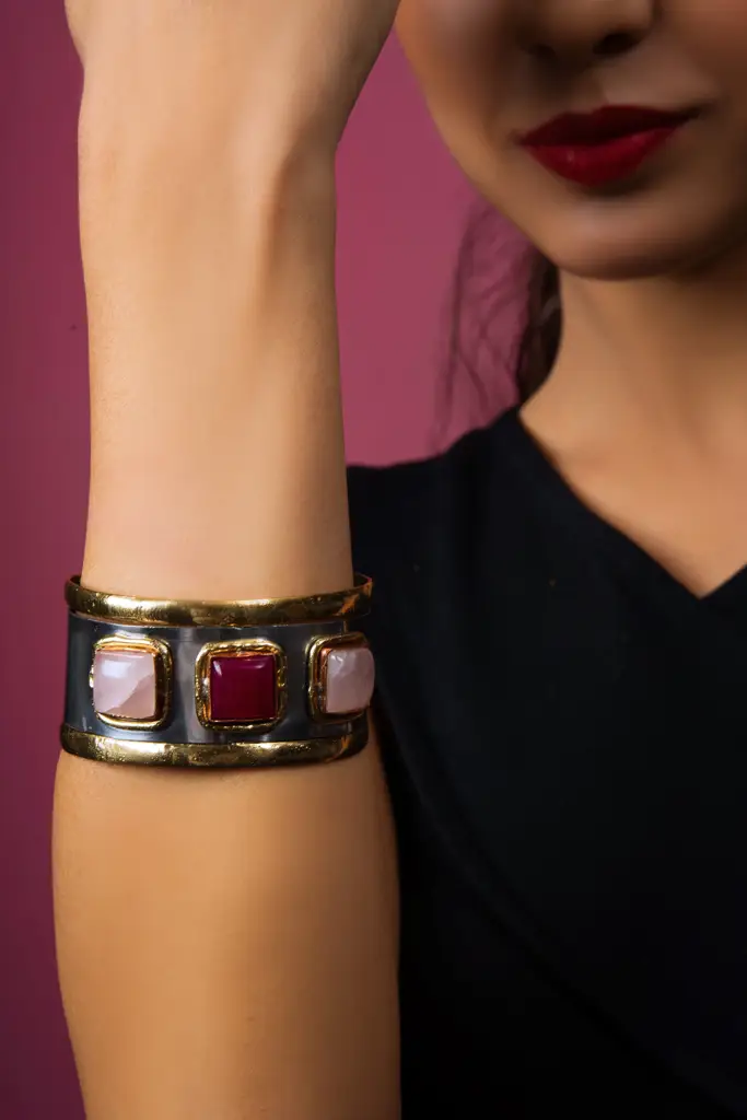 Three Semi Precious Stone Rose Quartz Cuff : SKQJ007