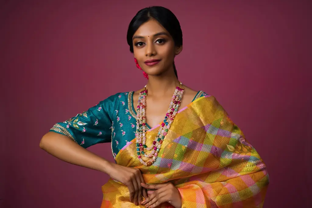 Multicolor Semi Precious Stones And Pearl Three Layer String : BEF52004