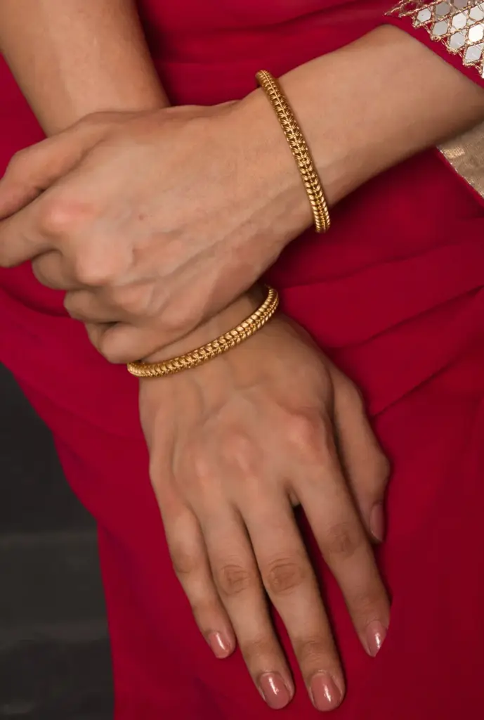 Anvi Sleek Temple Bangle Pair : QJSEP103