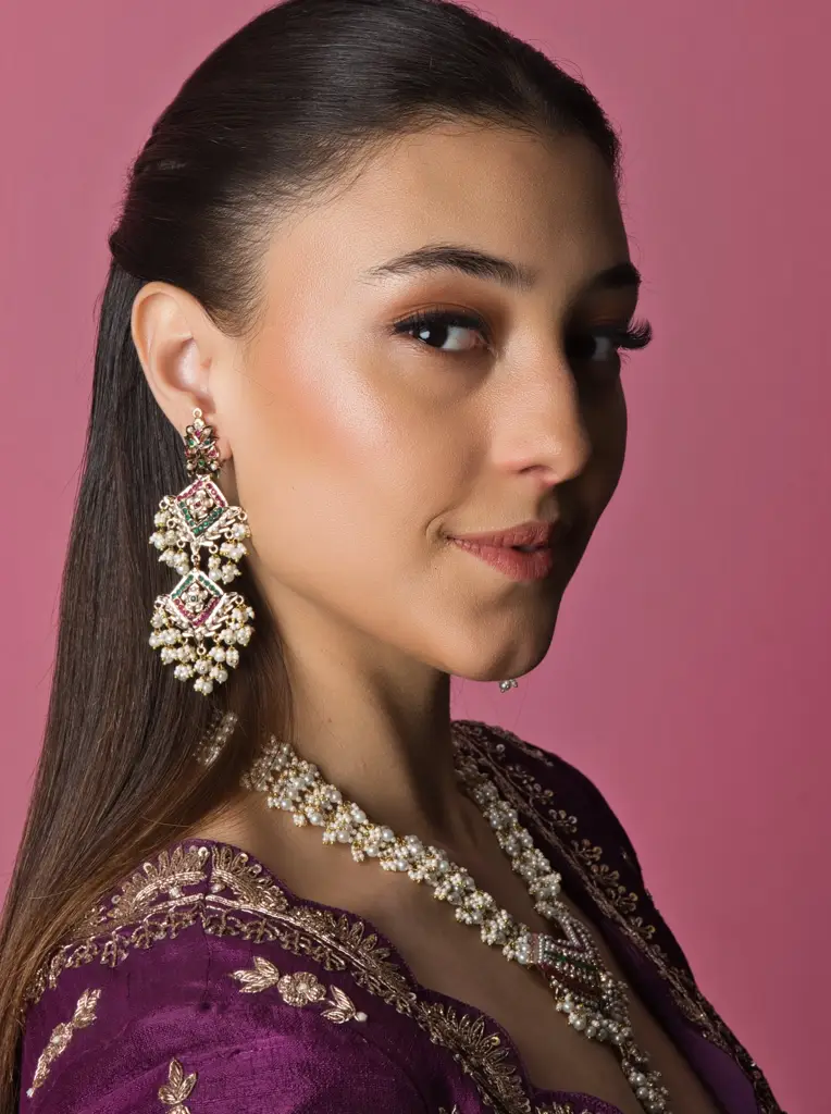 Radiant White Jadau Tanmaniya Set With Earrings : RMQJ0048