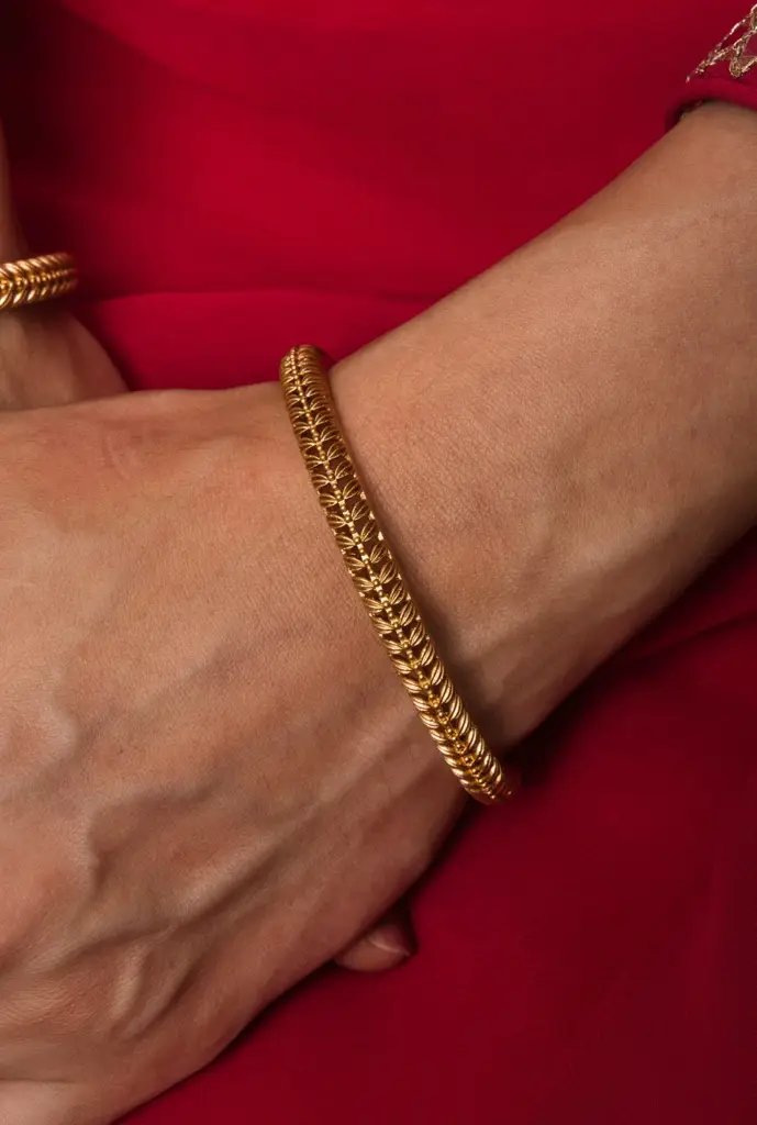 Anvi Sleek Temple Bangle Pair : QJSEP103