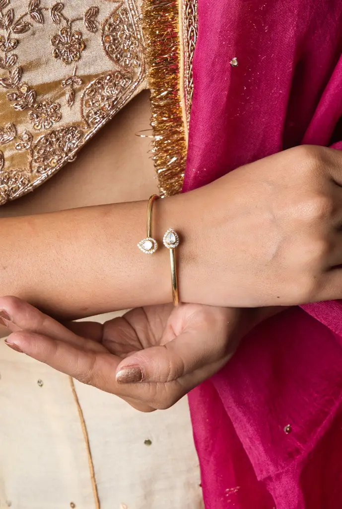 Lab Grown Moissanite 925 Silver Openable Bracelet - Gold Plated : RMQJ0074