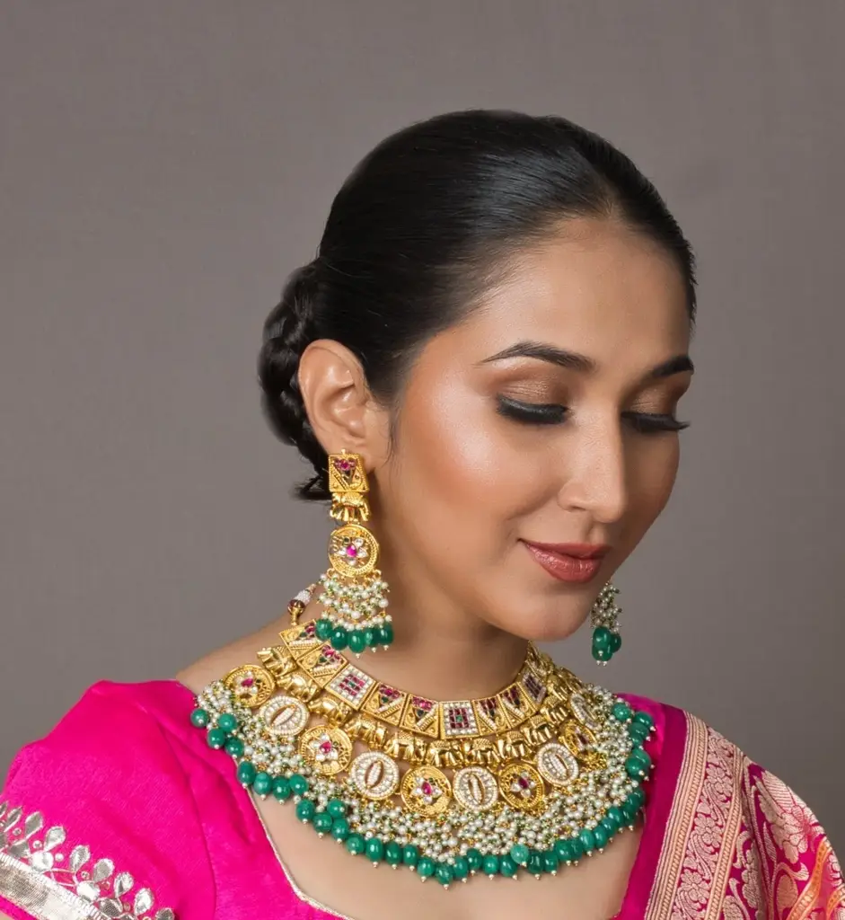 Opulent Temple Bridal Choker Set With Elegant Earrings : RMQJ0089