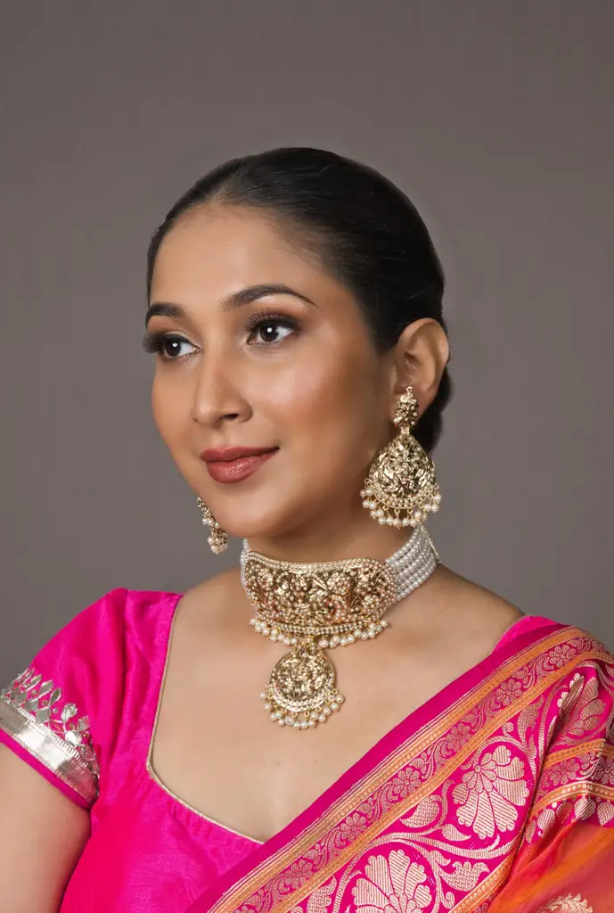 Bridal White Jadau Neckhugging Choker Set With Earrings : RMQJ0095