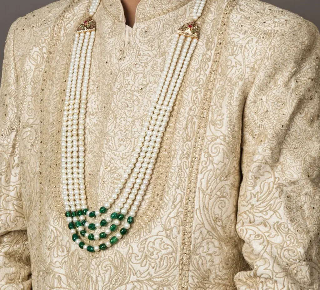 Royal Green And White Groom Sherwani Mala : RMQJ0100