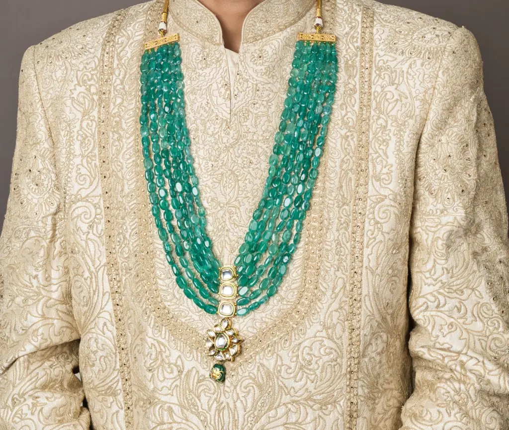 Emerald Tone Semi Precious Stone Groom'S Necklace - With Kundan Kalgi Combo : RMQJ0118