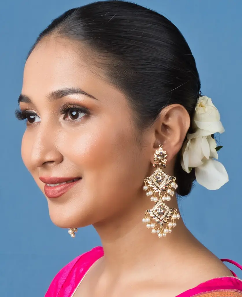 Inara Jadau Chaandbaali Earrings - White And Blue : RMQJ0140