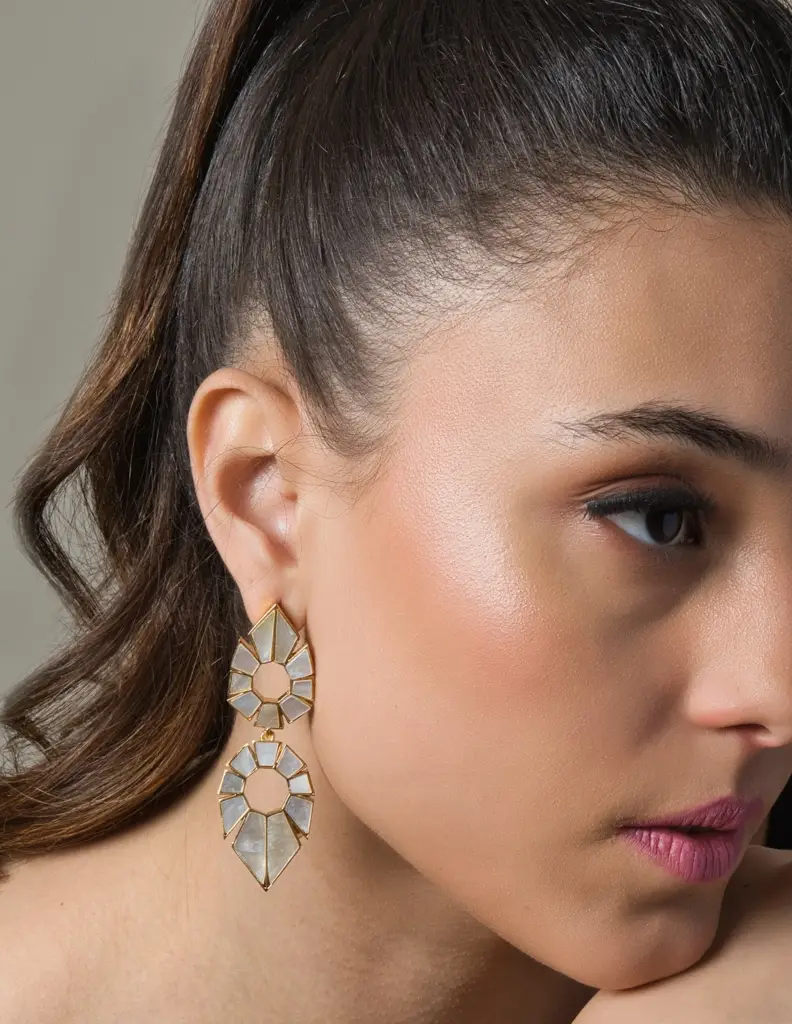 Infinity Shell Pearl Earrings : SKQJ184