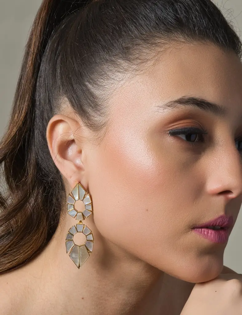 Infinity Shell Pearl Earrings : SKQJ184