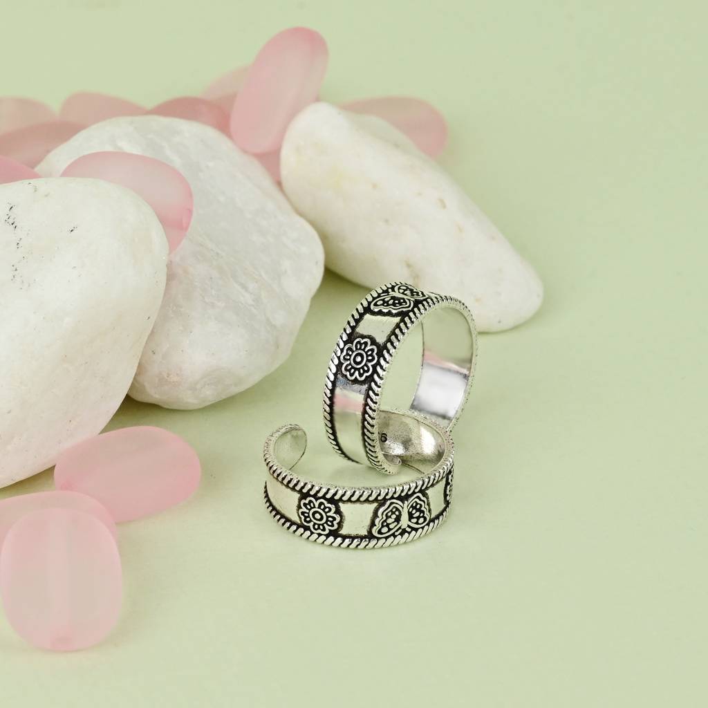 Butterfly Blossom Toe Ring : QTR354