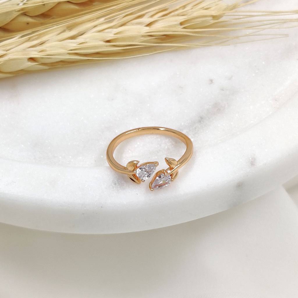 Crystal Leaf Ring : R-CR-31-0