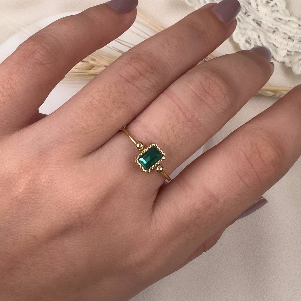 Emerald Juli Ring : R-EM-6-0