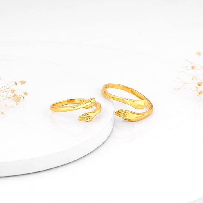 Golden Hug Me More Couple Rings : R01700