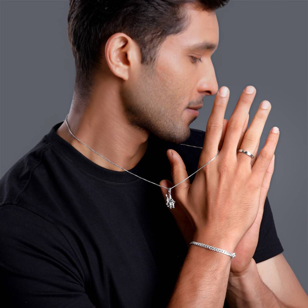 Bold Era Set For Him : R02121_17PD02608BR0968