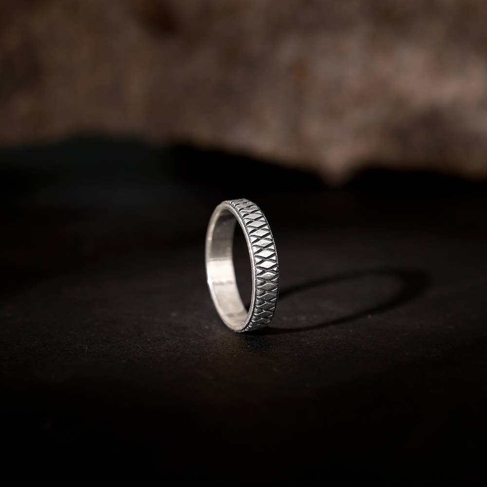 Giva 925 Oxidised Silver Knight'S Desire Ring For Him,Fixed Size,Indian - 20 | Gifts For Mens And Boys| With Certi : R02128_20