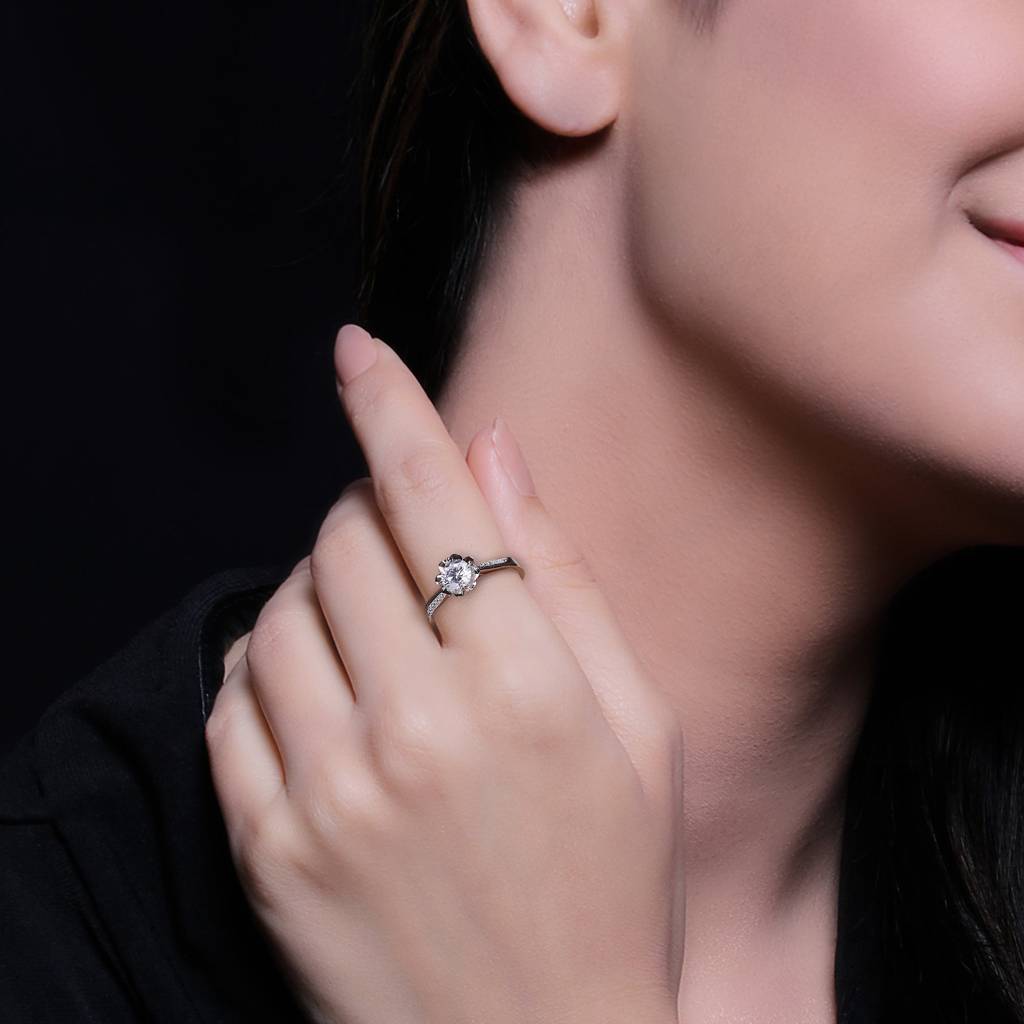 Silver Zircon Blooming Flower Ring : R051