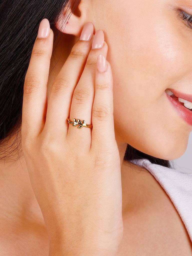 GIVA 925 Sterling Silver Golden Flowing Leaf Ring