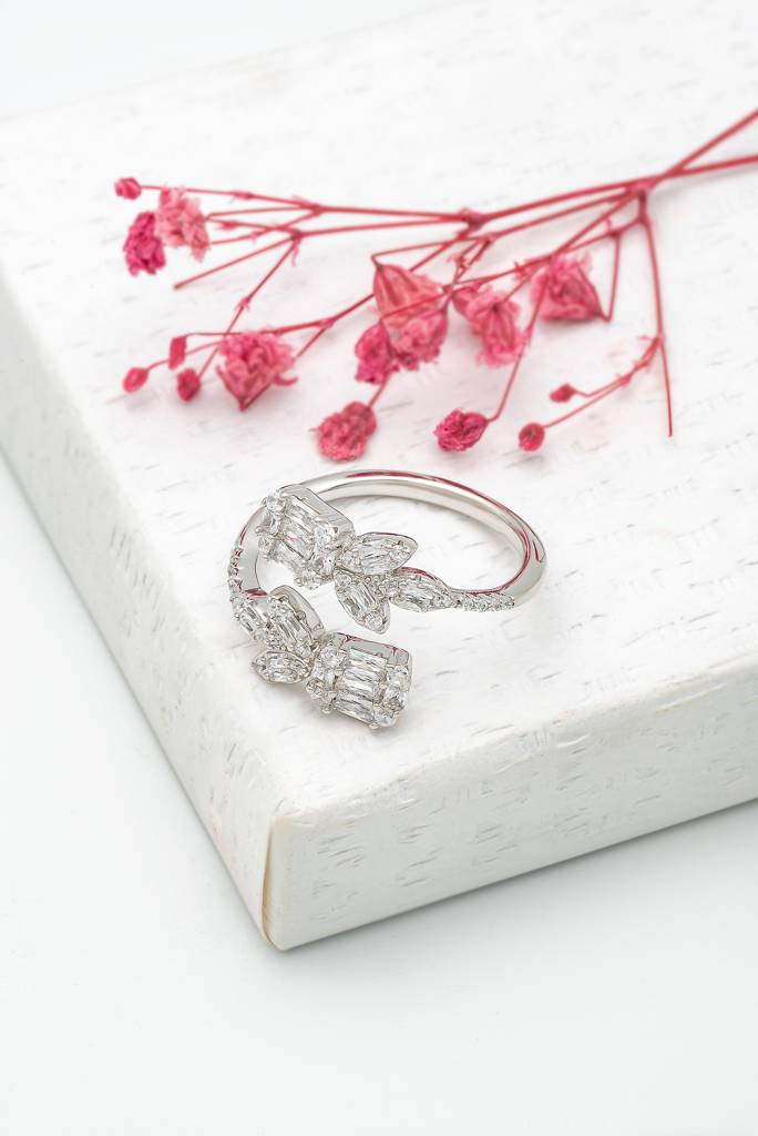 Silberry 925 Sterling Silver Petal Ring : R802